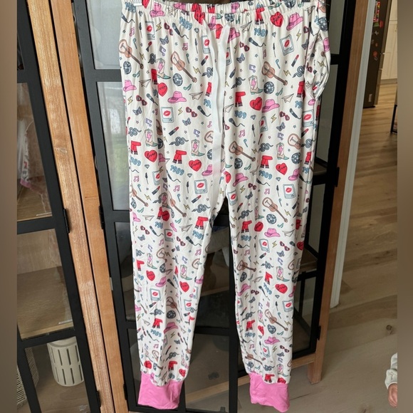 Taylor Swift eras pajamas set short sleeve tee pants joggers tour albums print - Picture 9 of 13